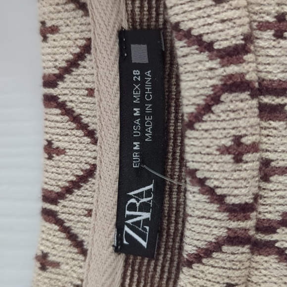 Pretty Zara dress size medium - Picture 2 of 3